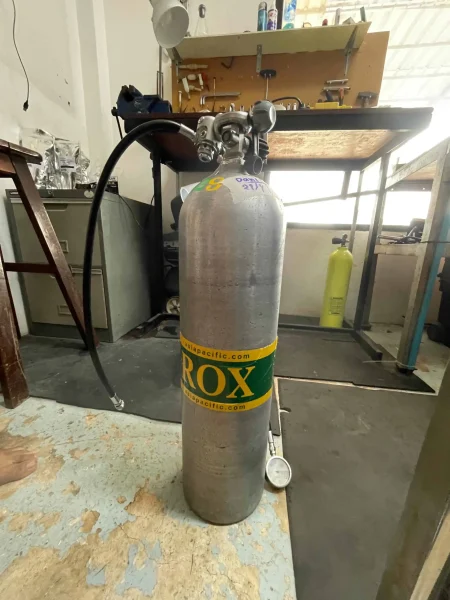 nitrox-cylinder-close-up-enriched-air